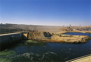 La diga di Assuan tiene sotto controllo il Nilo.